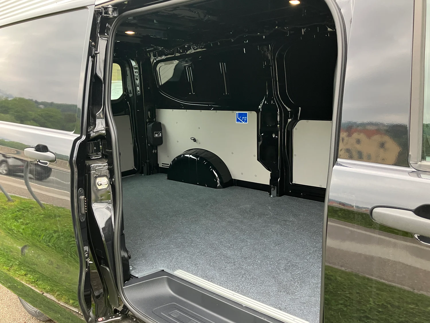 Bild eines VW Transporter Kastenwagen LR TDI