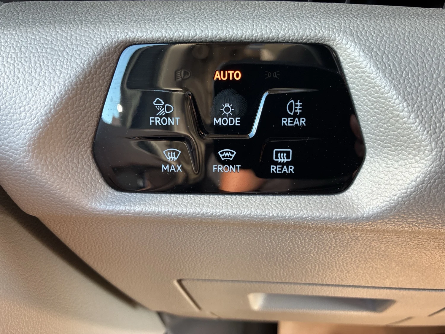 Bild eines VW Multivan Business ÜH TDI