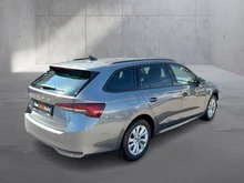Škoda Octavia Combi Selection TDI DSG in Graphit-Grau Metallic