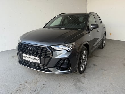 Audi Q3 35 TFSI admired