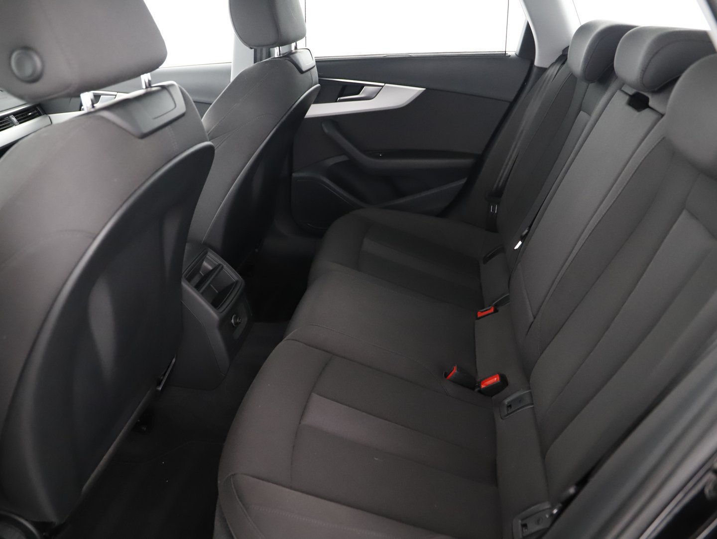 Audi A4 Avant 35 TDI | Bild 13 von 16