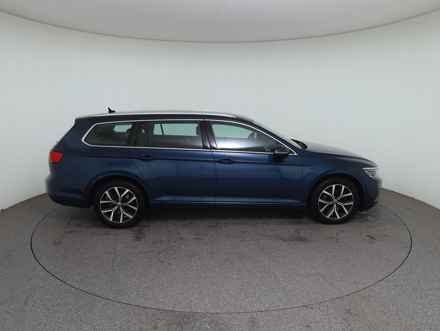VW Passat Variant Business TDI DSG | Bild 4 von 33