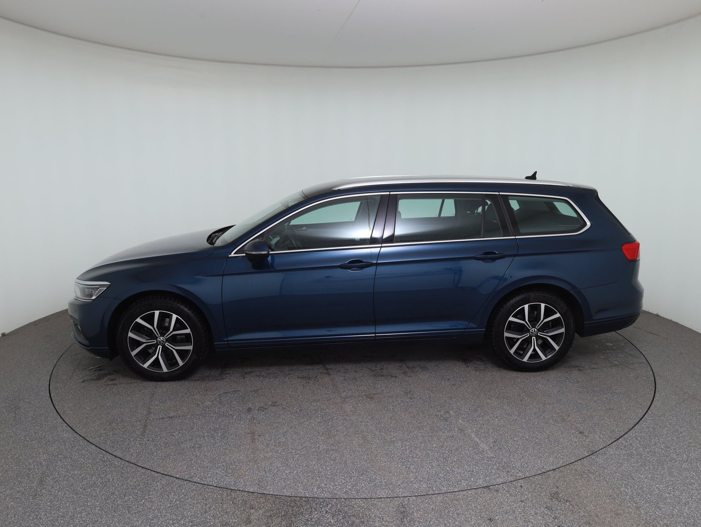 VW Passat Variant Business TDI DSG | Bild 8 von 33
