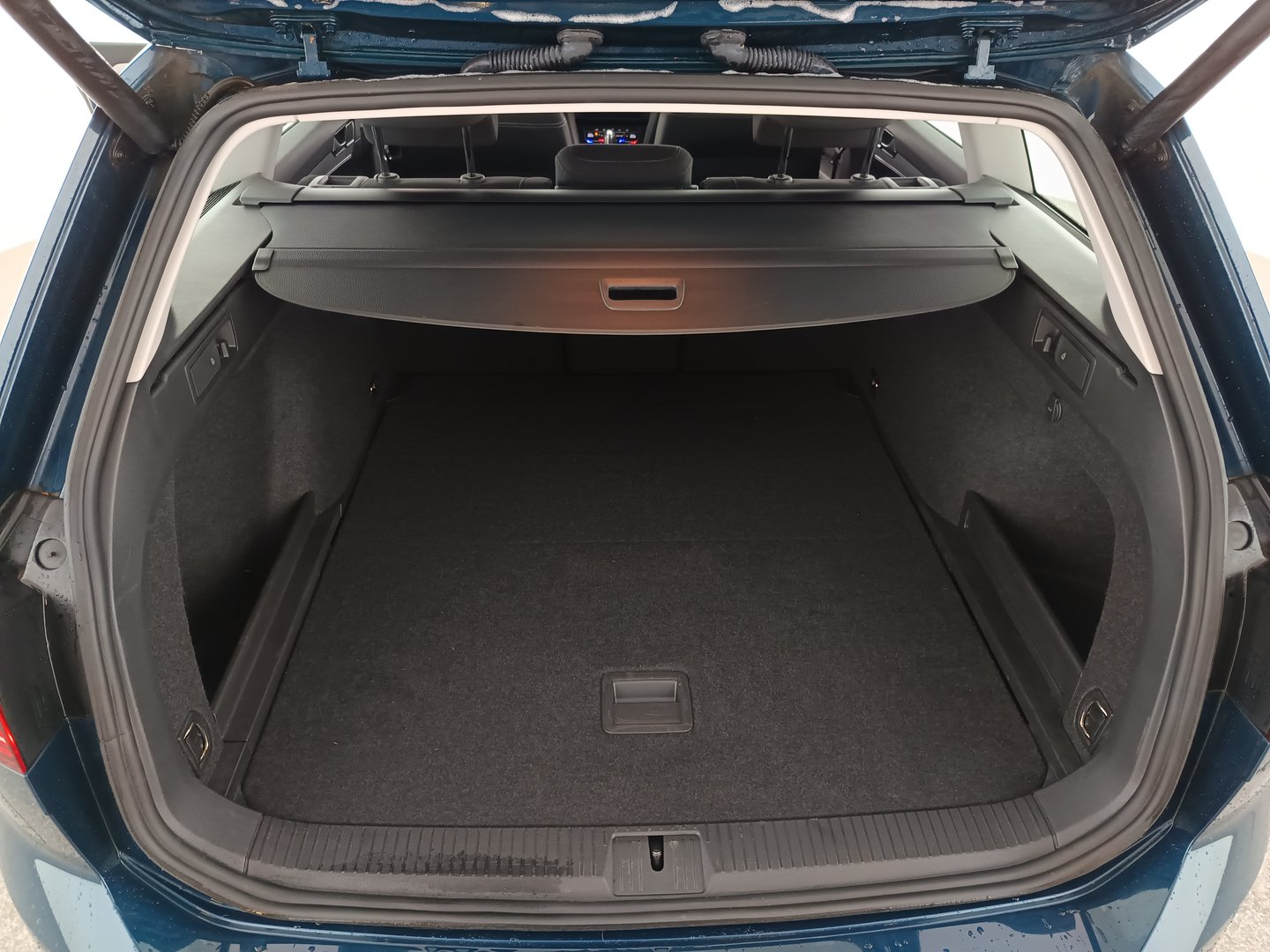 VW Passat Variant Business TDI DSG | Bild 29 von 33
