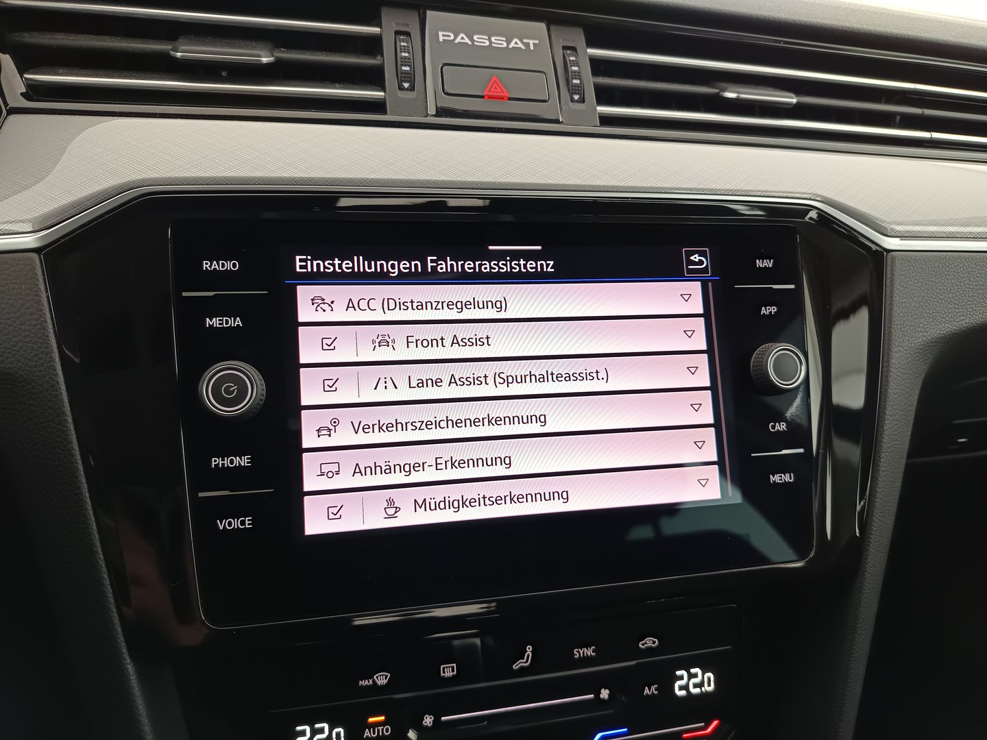 VW Passat Variant Business TDI DSG | Bild 25 von 33