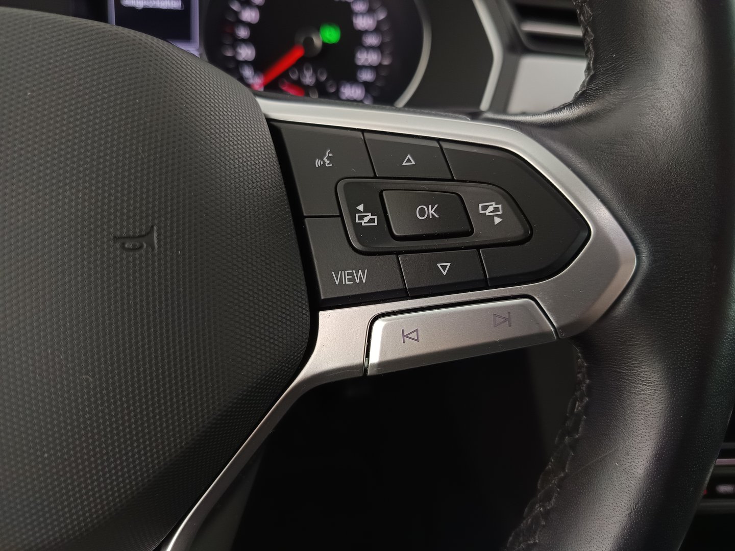 VW Passat Variant Business TDI DSG | Bild 17 von 33