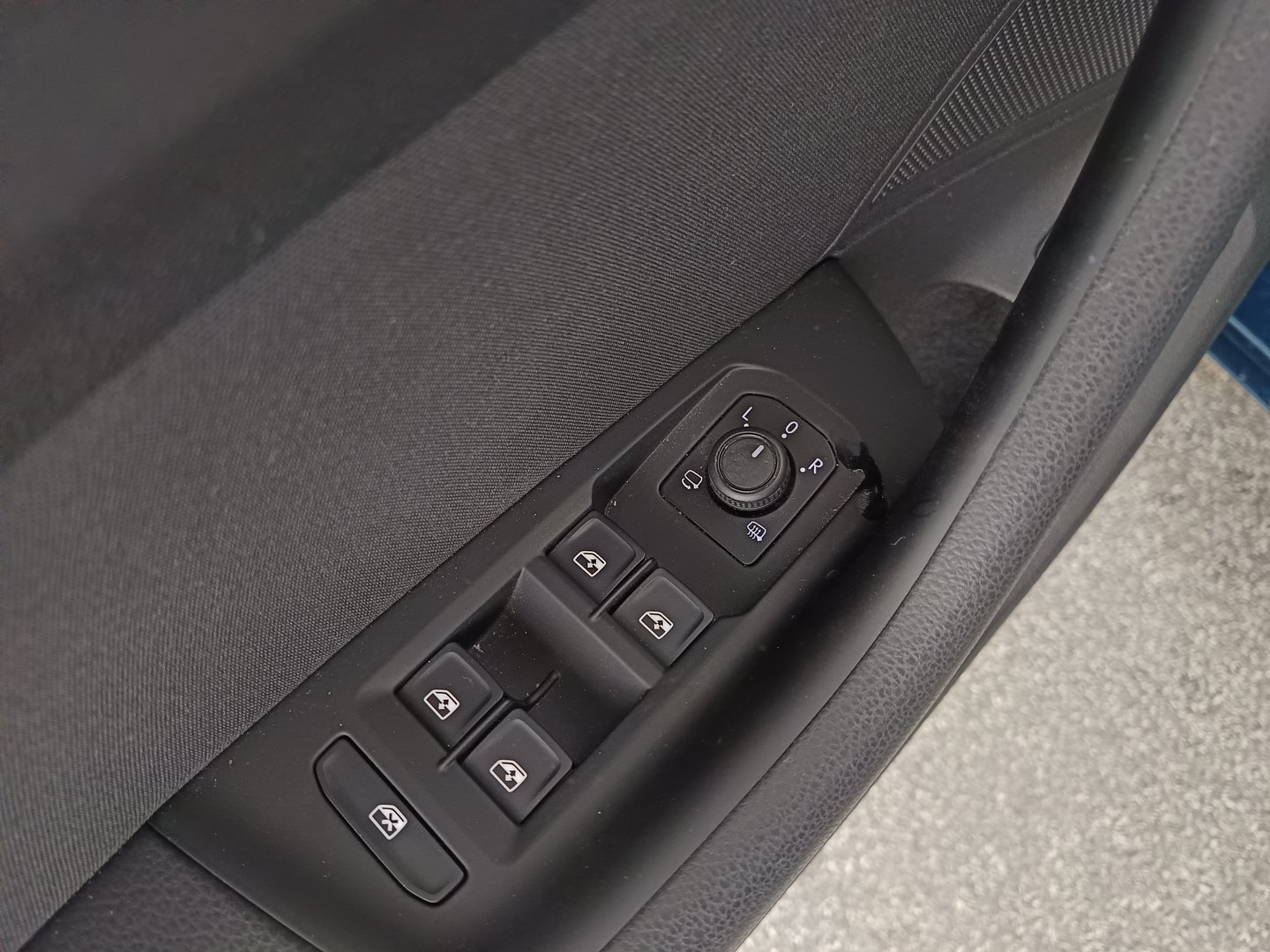 VW Passat Variant Business TDI DSG | Bild 11 von 33