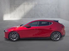 Mazda 3 e-Skyactiv-G122 Exclusive-Line in mittelrot - metallic-perleffekt