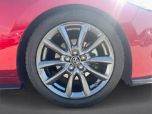 Mazda 3 e-Skyactiv-G122 Exclusive-Line in mittelrot - metallic-perleffekt