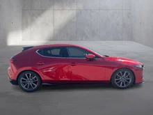 Mazda 3 e-Skyactiv-G122 Exclusive-Line in mittelrot - metallic-perleffekt
