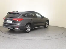 Ford Focus Traveller 1,0 EcoBoost Active Business in Magnetic-Grau