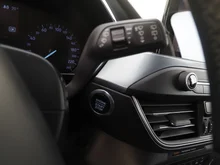 Ford Focus Traveller 1,0 EcoBoost Active Business in Magnetic-Grau