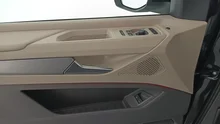 VW Multivan Style ÜH eHybrid 180 kW 4MOTION in Candyweiß / Starlight Blue Metallic
