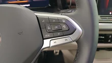 VW Multivan Style ÜH eHybrid 180 kW 4MOTION in Candyweiß / Starlight Blue Metallic