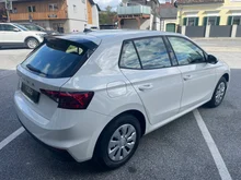 Škoda Fabia Essence in Alaska-Weiß