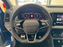Škoda Karoq Sportline TDI DSG in Race-Blau Metallic