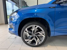 Škoda Karoq Sportline TDI DSG in Race-Blau Metallic