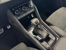 Škoda Karoq Sportline TDI DSG in Race-Blau Metallic