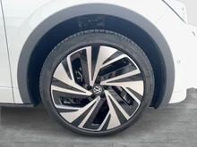 VW ID.4 GTX 4MOTION 220 kW in Gletscherweiß Metallic Dach Schwarz