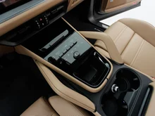 Porsche Cayenne E-Hybrid Coupé in QUARZITGRAUMETALLIC
