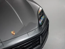 Porsche Cayenne E-Hybrid Coupé in QUARZITGRAUMETALLIC