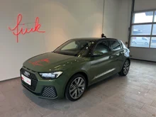 Audi A1 Sportback 25 TFSI intense in Distriktgrün Metallic