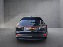 Audi Q4 e-tron 45 e-tron quattro in Mythosschwarz metallic