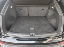 Audi Q4 e-tron 45 e-tron quattro in Mythosschwarz metallic