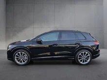Audi Q4 e-tron 45 e-tron quattro in Mythosschwarz metallic