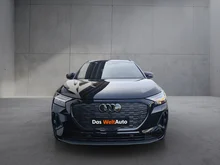 Audi Q4 e-tron 45 e-tron quattro in Mythosschwarz metallic