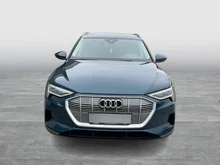 Audi e-tron 55 quattro 300 kW Business in Galaxisblau met.