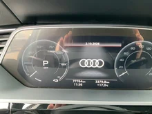 Audi e-tron 55 quattro 300 kW Business in Galaxisblau met.