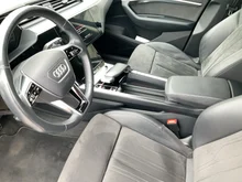 Audi e-tron 55 quattro 300 kW Business in Galaxisblau met.