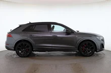 Audi Q8 e-hybrid quattro 360 kW in Daytonagrau Perleffekt