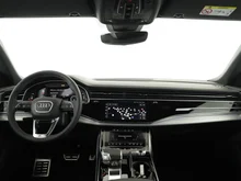 Audi Q8 e-hybrid quattro 360 kW in Daytonagrau Perleffekt
