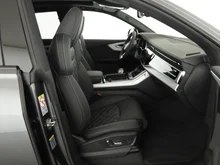 Audi Q8 e-hybrid quattro 360 kW in Daytonagrau Perleffekt