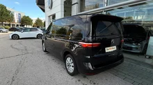 VW Multivan KR in 2T Deep Black Perleffekt