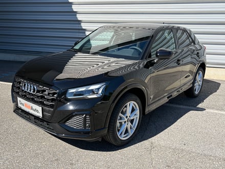 Audi Q2 30 TFSI admired
