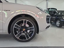 Porsche Cayenne III in Hellgrau