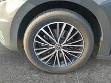 VW Touran Friends TSI in Delfingrau Metallic