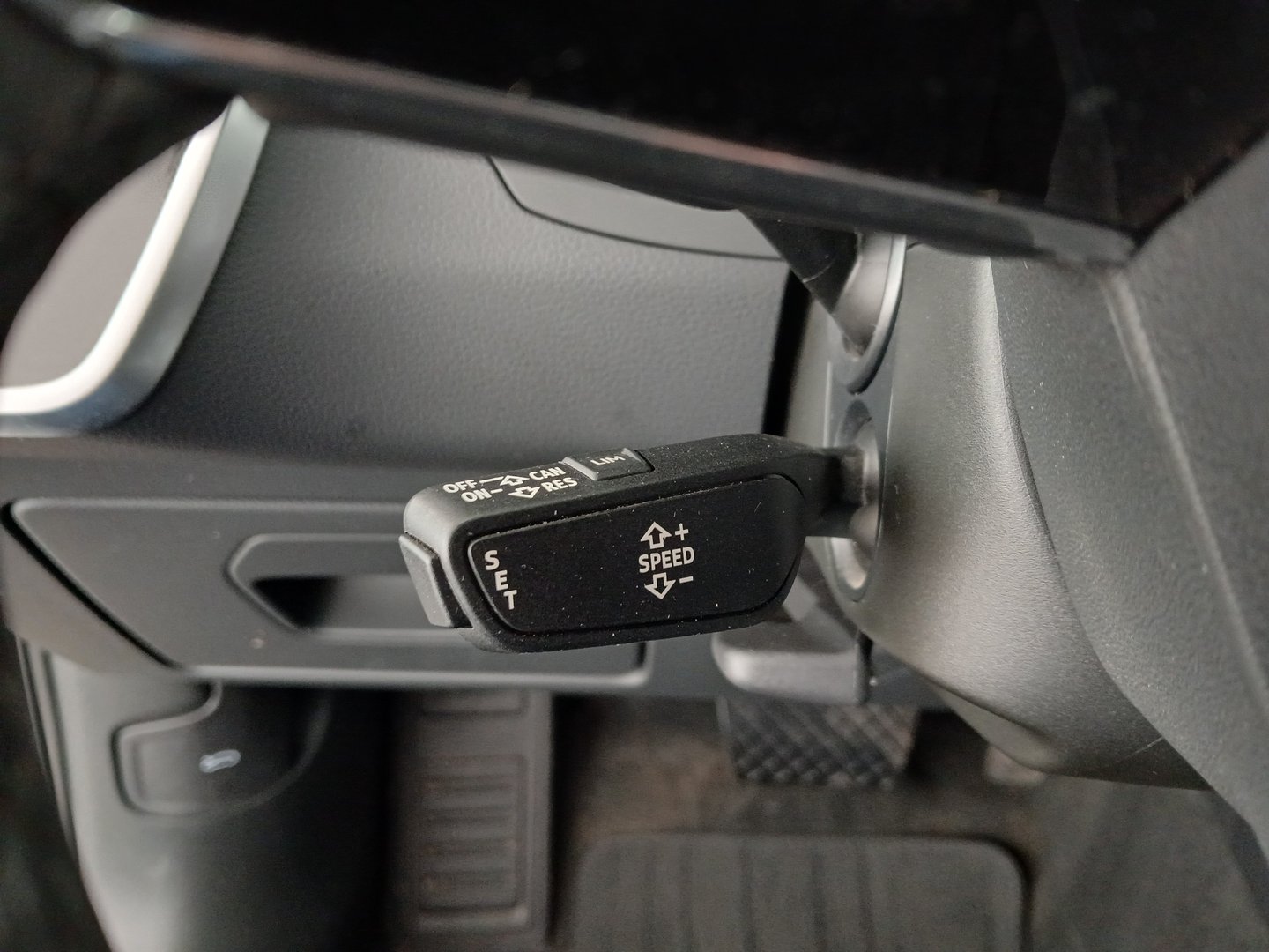 Audi A6 Avant 35 TDI Sport | Bild 19 von 35