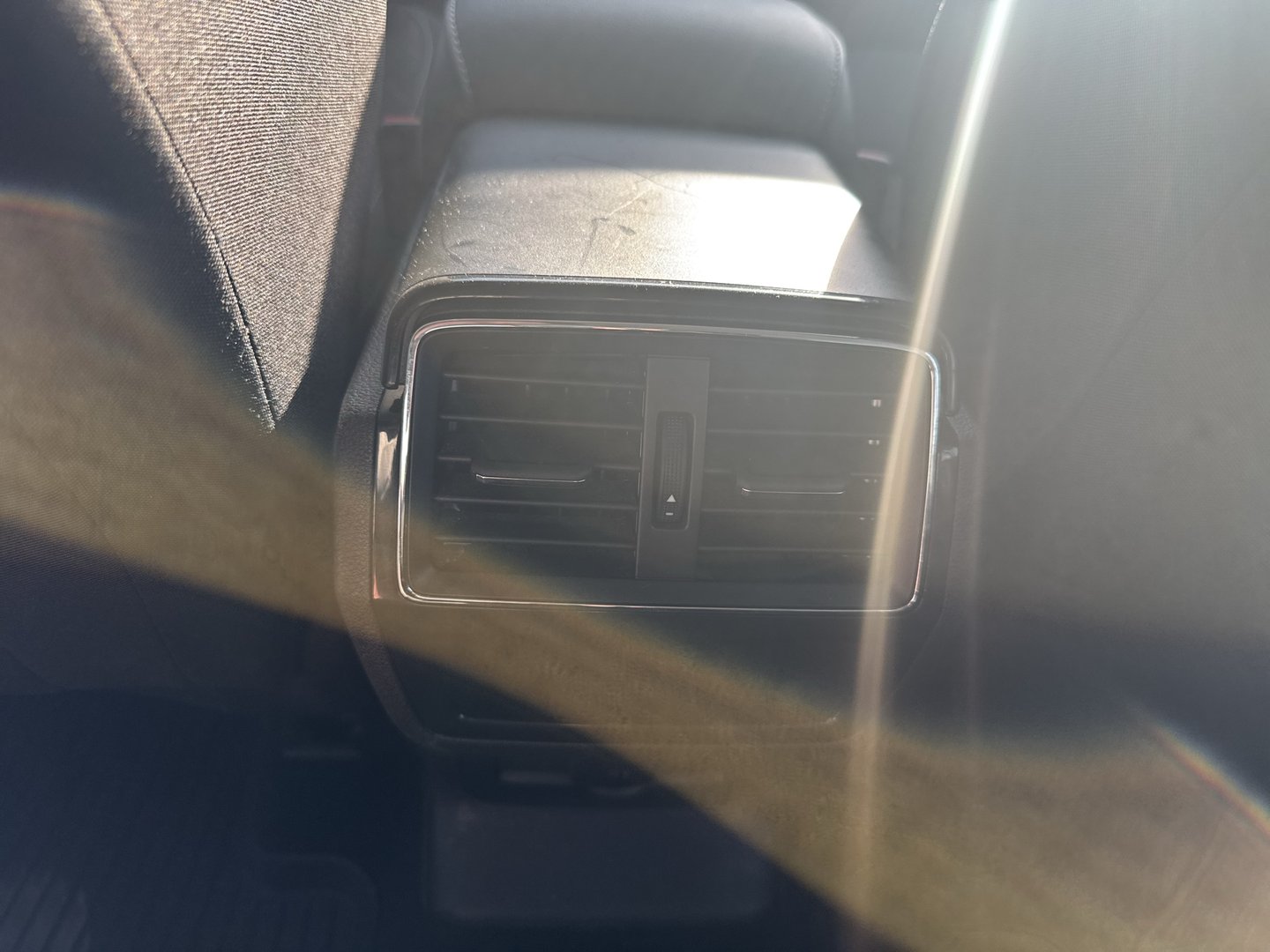 Škoda KAROQ 4x4 Ambition SC TDI DSG | Bild 12 von 22