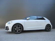 Audi A1 Sportback 25 TFSI S line in 2Y Gletscherweiß Metallic