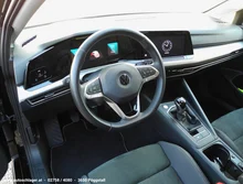VW Golf Life TDI in Deep Black Perleffekt