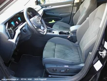 VW Golf Life TDI in Deep Black Perleffekt