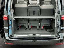 VW Multivan Style ÜH eHybrid 180 kW 4MOTION in Deepblack Perleffekt