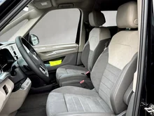 VW Multivan Style ÜH eHybrid 180 kW 4MOTION in Deepblack Perleffekt