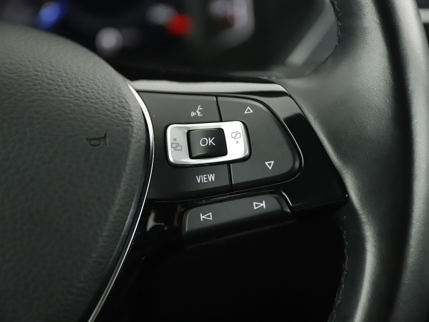 VW Tiguan Allspace Highline TDI 4MOTION DSG | Bild 15 von 26