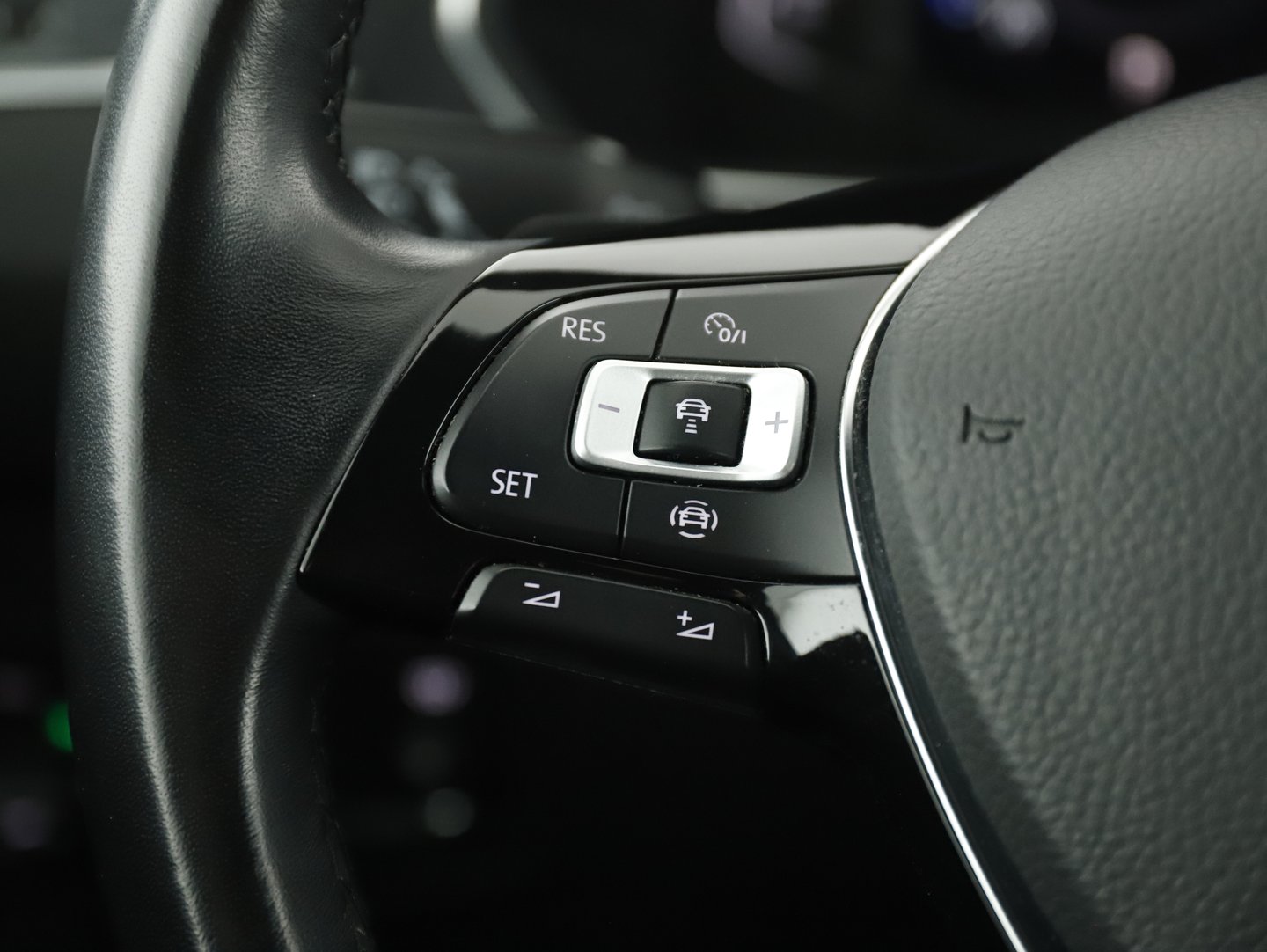 VW Tiguan Allspace Highline TDI 4MOTION DSG | Bild 14 von 26