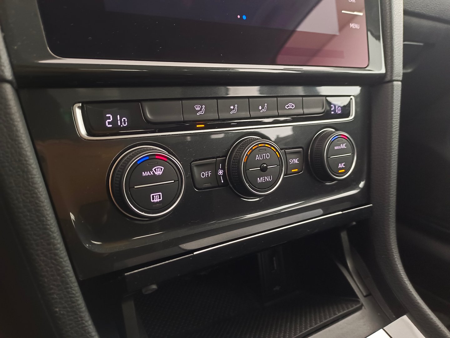 VW Golf Variant Trendline TDI | Bild 24 von 30
